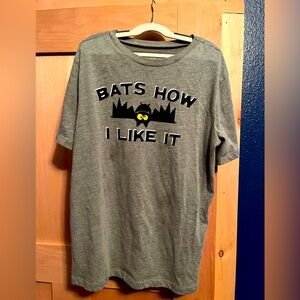 Old Navy Bat shirt size XL (14/16)
